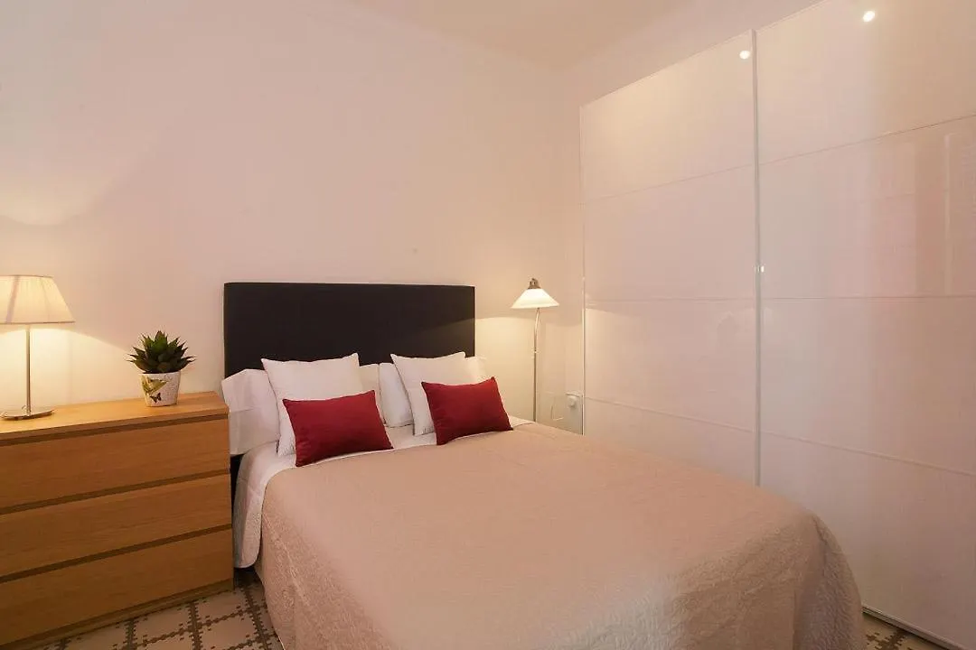شقة Apartamento En Avenida Gaudi برشلونة إسبانيا